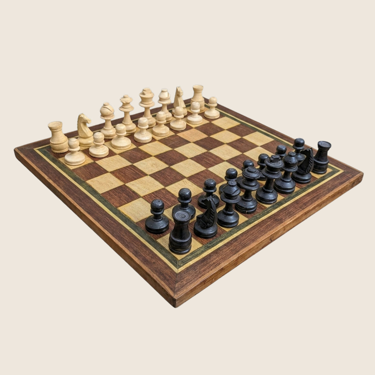 Wooden Chess Set from Madagascar | Gasy k'Arts – rosewood chessboard with hand-turned pieces